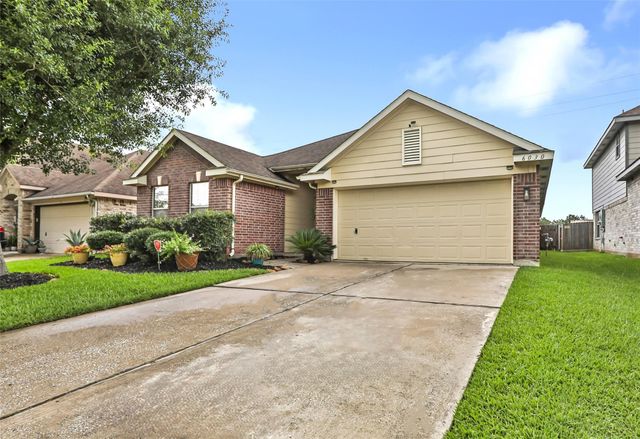6030 Sandy Creek Dr — Devinwood Ph 01