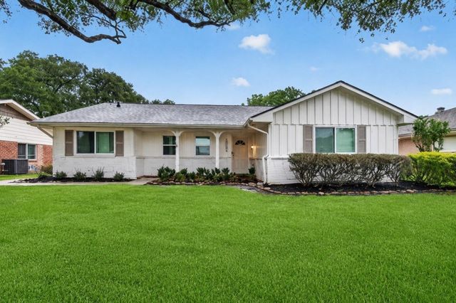 5006 Creekbend Dr — Westbury Sec 01