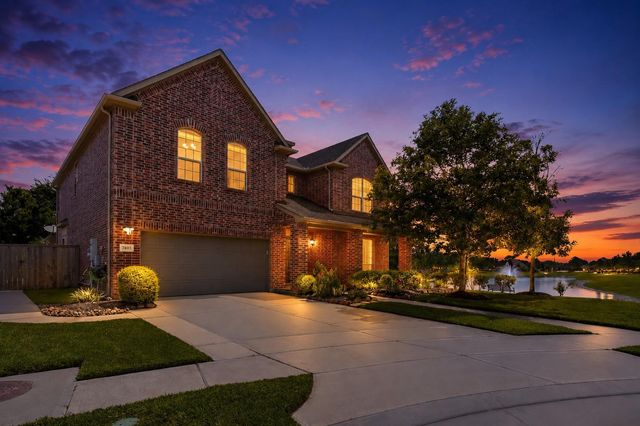 7403 Woodward Springs Dr — Massey Lakes Estates