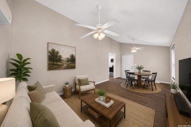 215 Prosperity Dr — LOS JARDINES