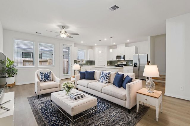 4207 Pine Springs Ct — Parkway Commons