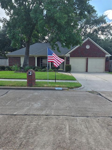 3909 Regency Dr — Regency Park Sec 02