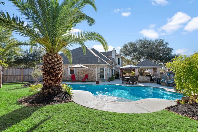 2210 Dorman Ct — Country Lakes Sec 2