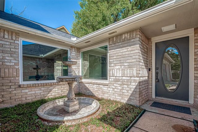 416 HEATHERWOOD COURT — MEADOW BEND