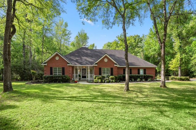 8911 Diamante Dr — Sendera Lake Estate 01