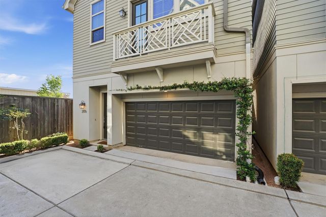 2117 Naomi St B — Knightsbridge Mews