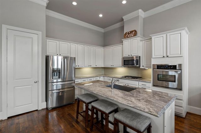 9930 Woodwind Dr — Woodwind Estates