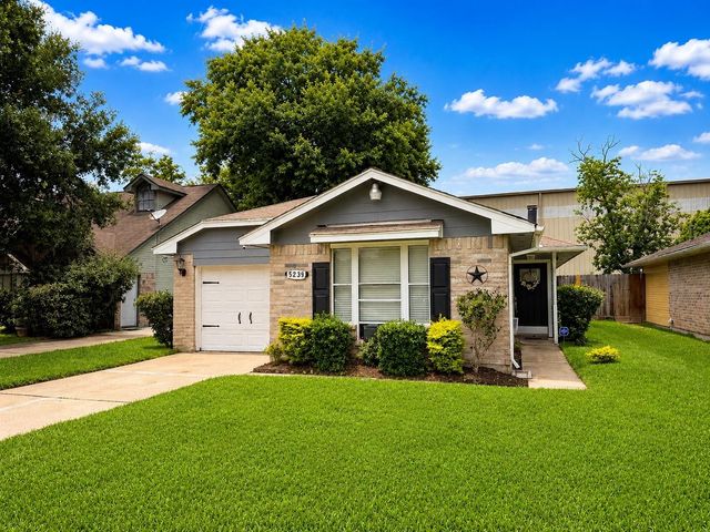 5239 Beaverbrook Dr — Bear Creek Northwest