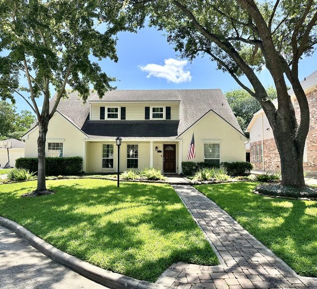826 Greenbelt Dr — Thornwood Sec 01