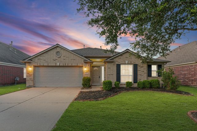 18426 Cypress Lake Village Dr — Villages Cypress Lakes 06