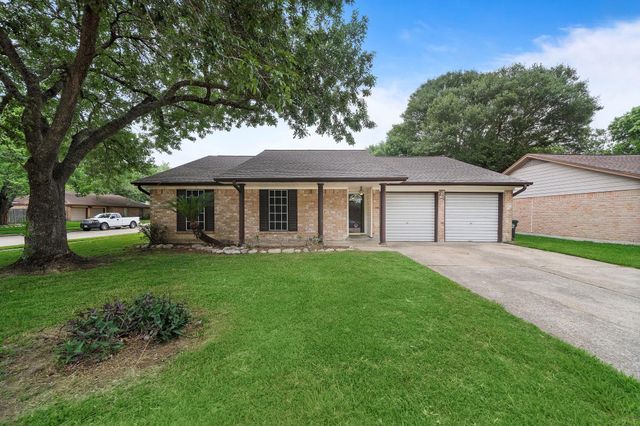 1617 Pecan Hollow St — Dixie Hollow