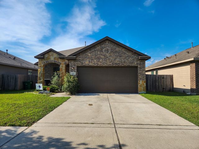 7447 Wheatley Gardens Dr — Leland Woods Sec 02