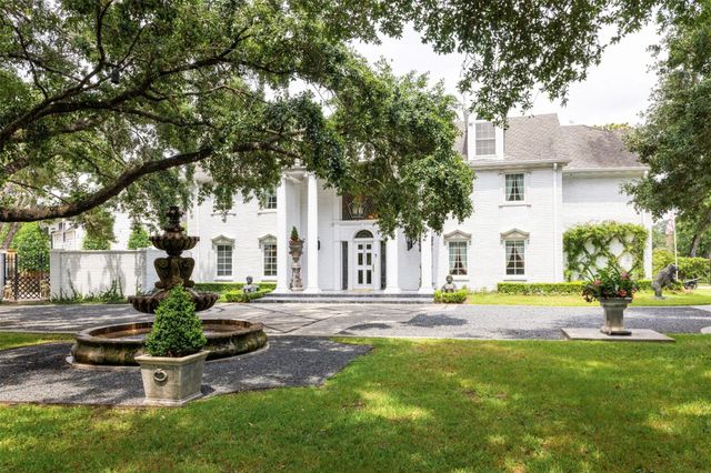 1561 Kirby Dr — River Oaks 01 02 & Hm Wood S