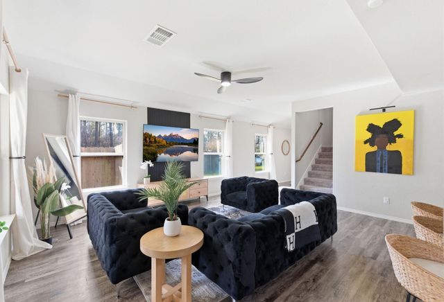 8027 Dauntless Dr — Black Oak Sec 1