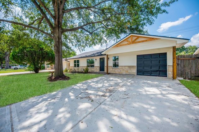 5221 Libbey Ln — Oak Forest Sec 16