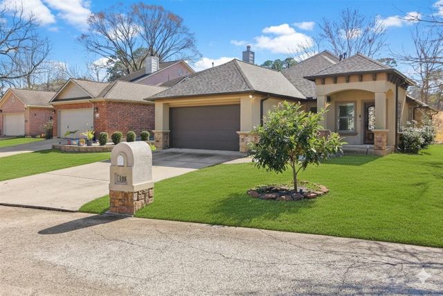 108 Harbour Town Dr — April Sound