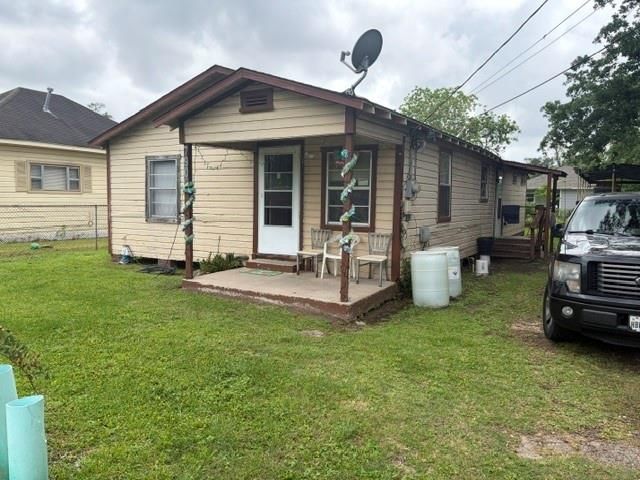 7909 Hoffman St — Triangle Gardens