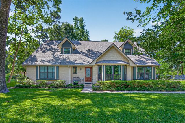 1620 Palomino Ln — Forest Cove