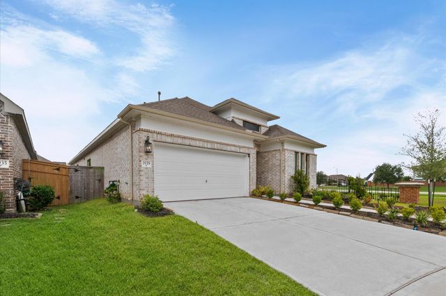 1939 Misty Field Dr — Sienna Plantation Sec 28