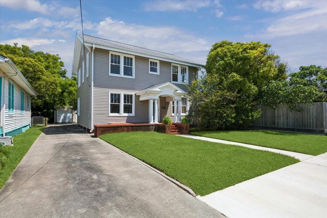 3910 Avenue R 1/2 — Galveston Outlots