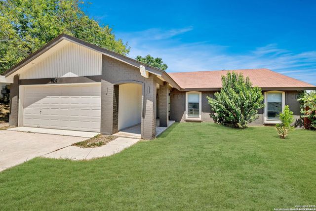 7637 ANTIQUE OAK ST — LIVE OAK VILLAGE