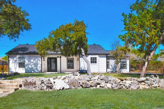 1265 BOB WHITE DR — Cypress Cove