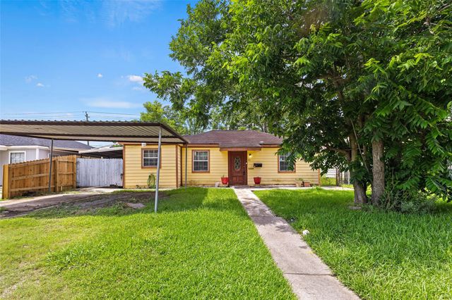 211 Crescent Dr — Pasadena Crest Add
