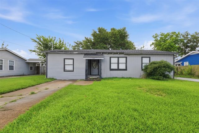 1103 James St — Liberty Deer Park Ol