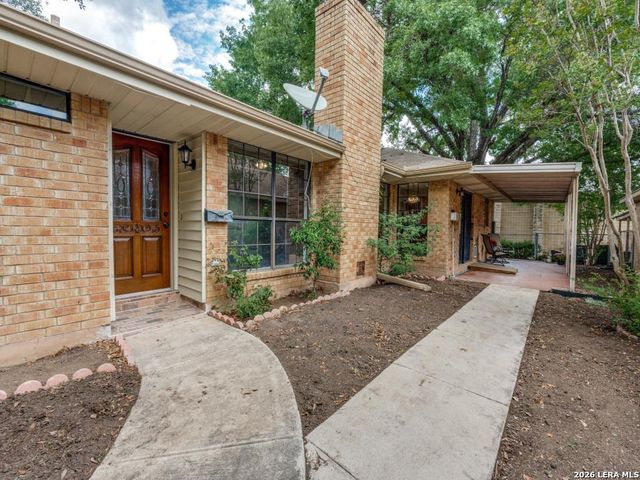812 ROBERT DERRICK DR — Greenfield Village
