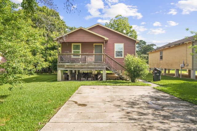 1402 W Phillips St — S3690