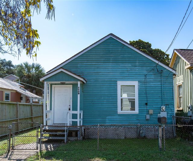 1509 J H Clouser Street — Galveston Outlots