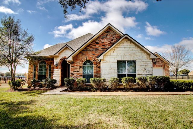 3327 River Bend Dr — Riverside Ranch Sec 1