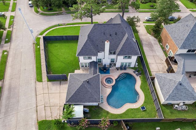 2121 Kildare Dr — Green Tee Terrace Sec 03