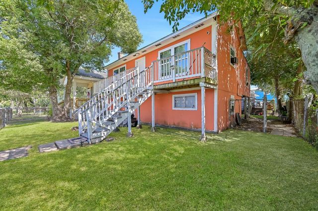 4323 Avenue R 1/2 — Galveston Outlots