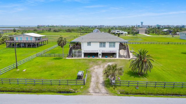 3919 2nd St — Bay Harbor