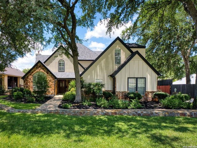 230 W HOSACK ST — BOERNE
