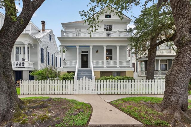 1324 Sealy St — Galveston Townsite