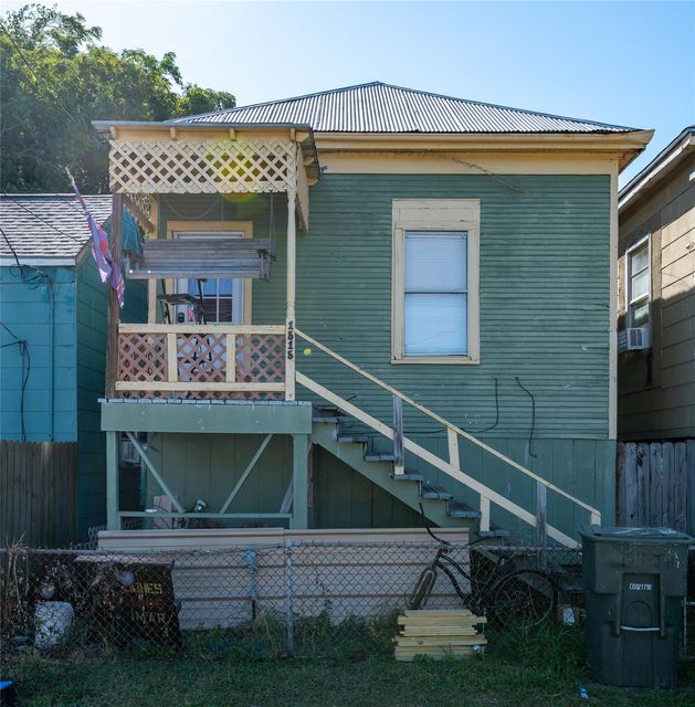 1515 J H Clouser St — Galveston Outlots