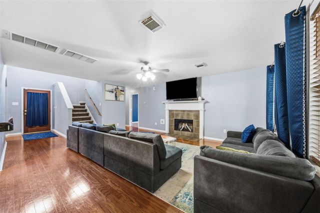 924 Chad Ln — Baybrook Place Sec 02
