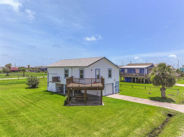 4019 3rd St — Bay Harbor