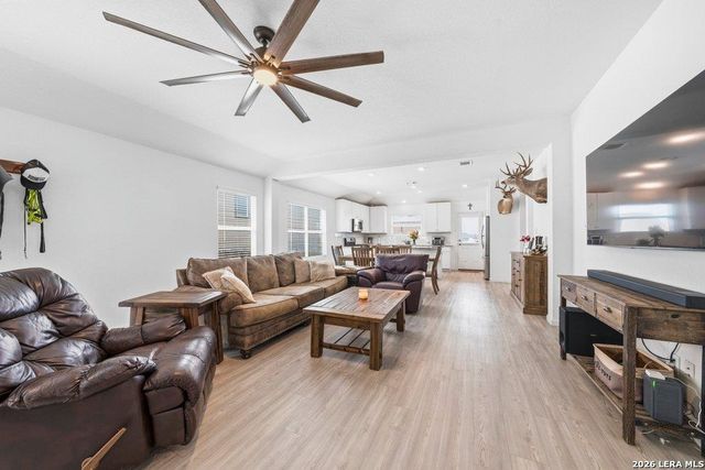 5814 VESTIGE BND — HIDDEN TRAILS