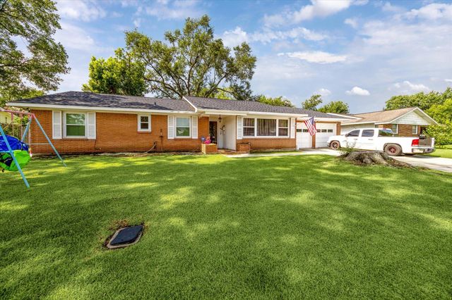 606 Brook Ln — Vince Heights Sec 05
