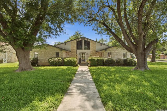 202 Azalea Trl — Garden Estates