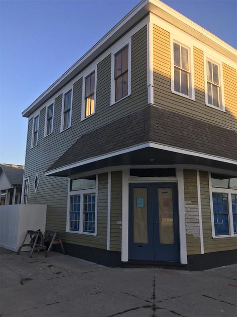 3227 Avenue R — Galveston Outlots
