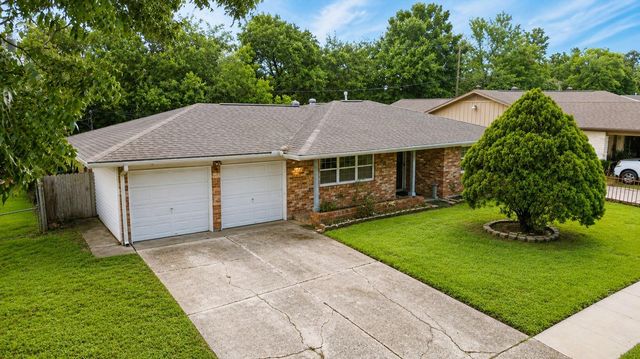1313 Plymouth St — Kingston Place