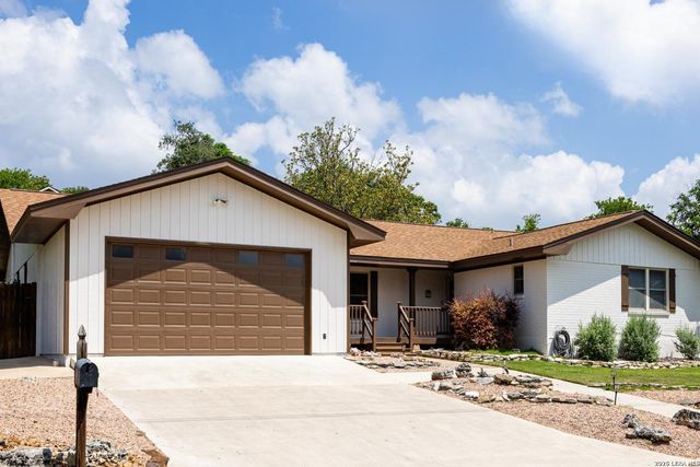 708 Mockingbird Lane — Starkey Manor