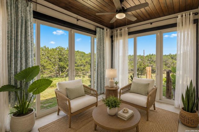 2295 Tanglewood Trl — CYPRESS COVE COMAL