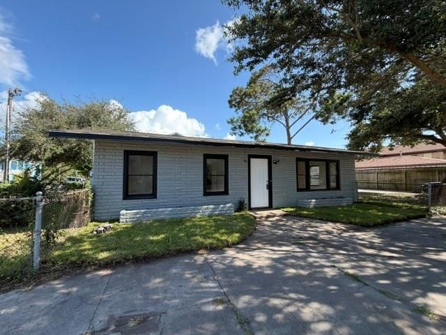 1028 Sealy St — Galveston Townsite