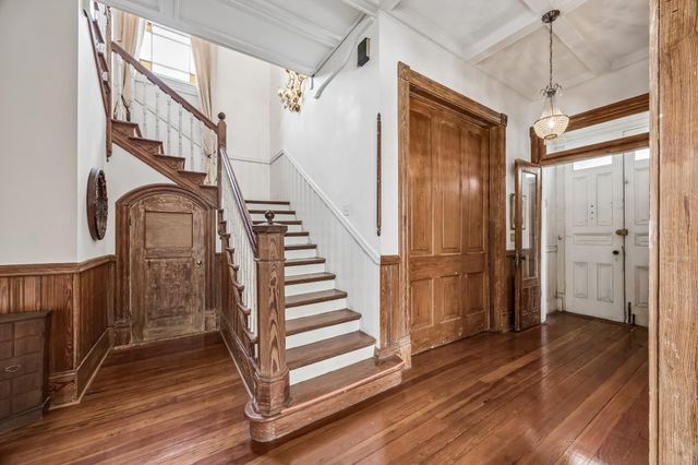 1818 Broadway St — Galveston Townsite