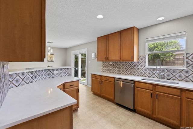 5747 COLUMBIA DR — FAIRHAVEN